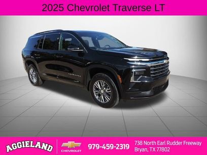 Used 2025 Chevrolet Traverse LT