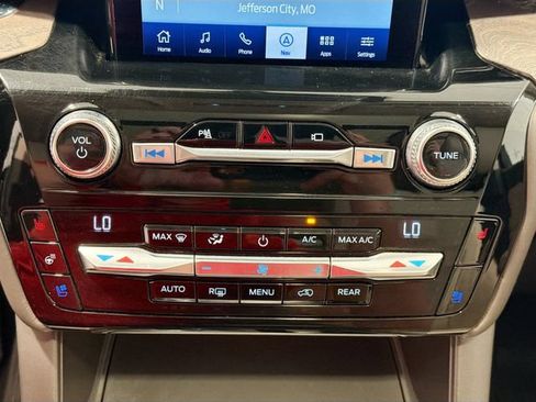 Used 2021 Ford Explorer Platinum w/ Equipment Group 601A AWD/4WD image 17