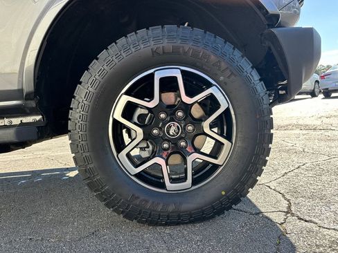 Used 2022 Ford Bronco Outer Banks image 13