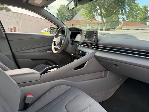 Used 2025 Hyundai Elantra Sport FWD image 25