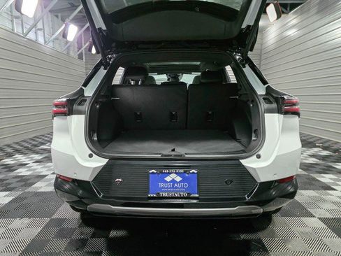 Used 2025 Chevrolet Equinox EV LT image 36