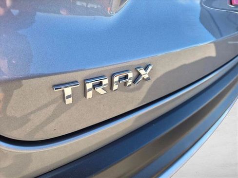 Used 2025 Chevrolet Trax LT w/ Driver Confidence Package FWD image 8