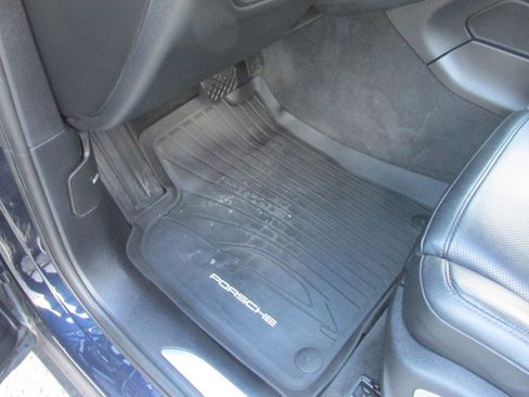 Used 2020 Porsche Macan S image 34