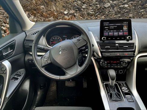 Used 2023 Mitsubishi Eclipse Cross SE image 5