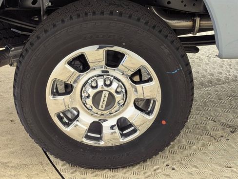 New 2026 Ford F250 Lariat w/ Chrome Package image 11