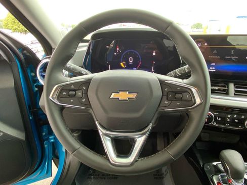 Used 2026 Chevrolet Trax LT w/ LT Convenience Package FWD image 30