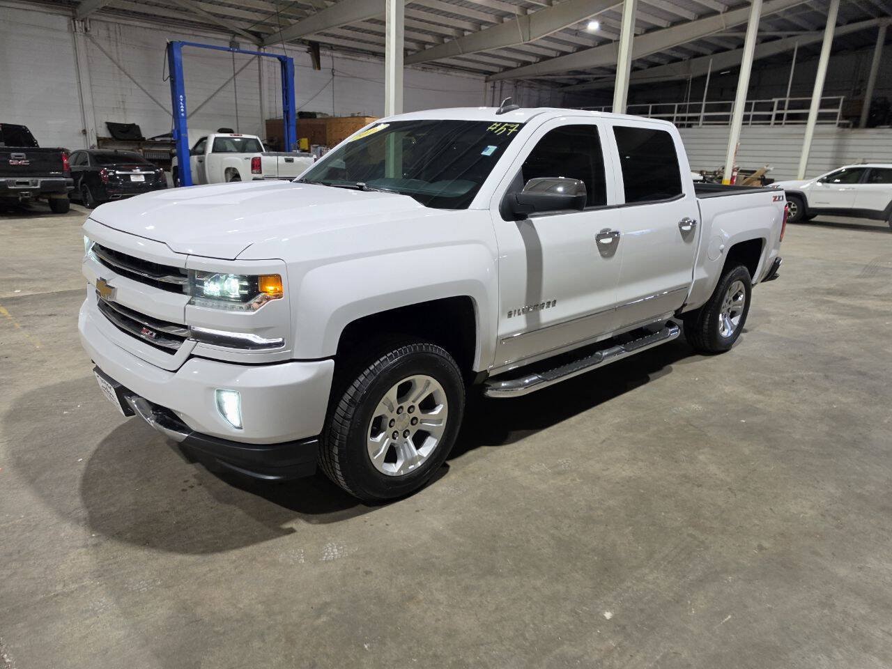 Used 2017 Chevrolet Silverado 1500 LTZ Z71 AWD/4WD image 2