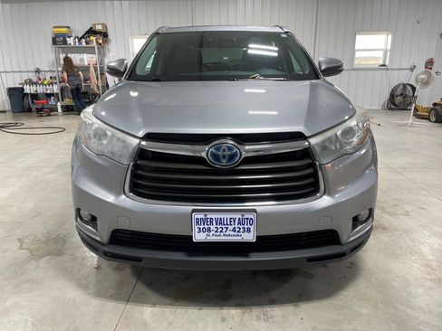 Used 2016 Toyota Highlander Limited Platinum image 2