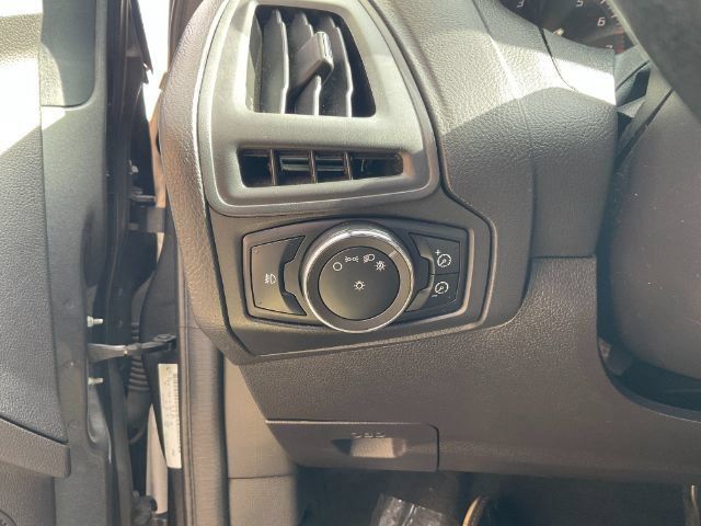 Used 2012 Ford Focus SEL FWD image 21