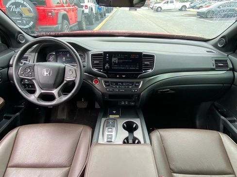 Used 2025 Honda Passport EX-L image 17