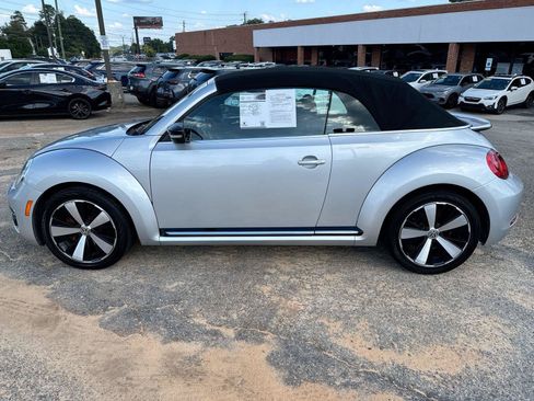 Used 2013 Volkswagen Beetle 2.0T FWD image 18