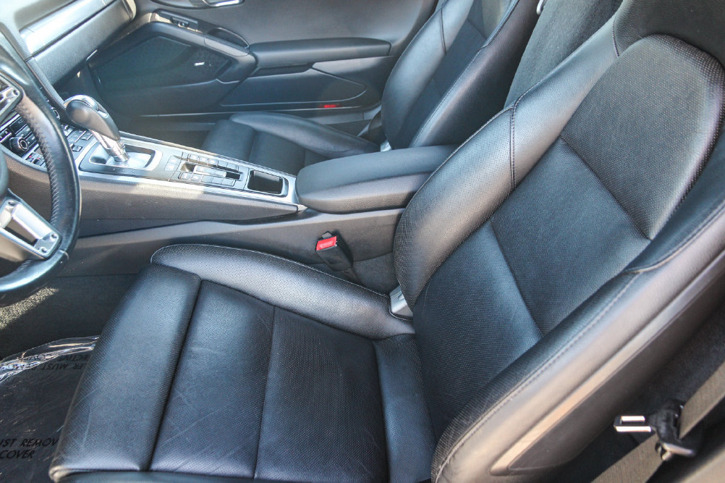 Used 2019 Porsche 718 Boxster RWD image 17