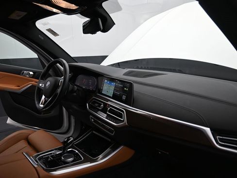 Certified 2022 BMW X5 sDrive40i w/ Premium Package image 20