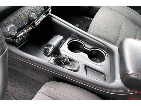 Used 2025 Dodge Durango GT AWD/4WD image 17
