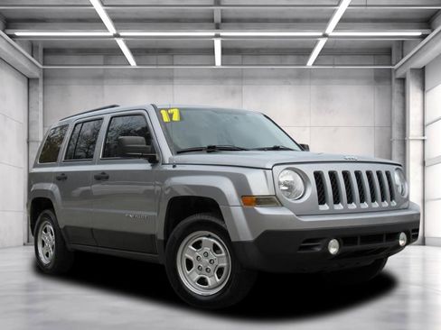Used 2017 Jeep Patriot Sport image 1