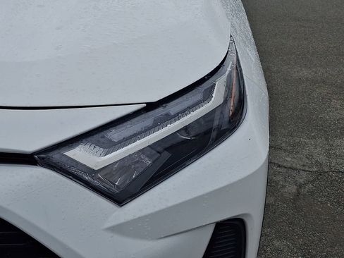 Certified 2025 Toyota RAV4 XLE image 12