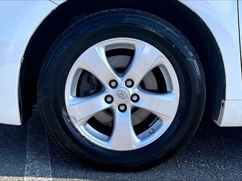 Used 2015 Toyota Sienna LE image 9