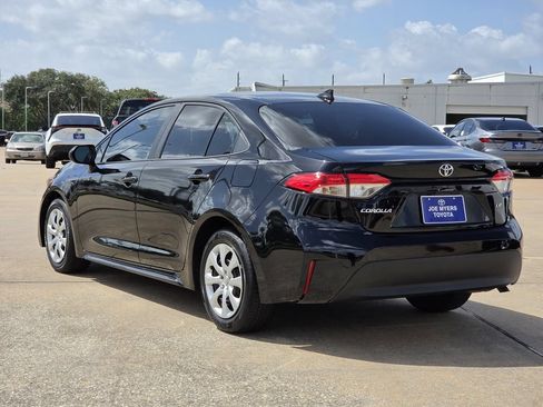 Used 2024 Toyota Corolla LE FWD image 7