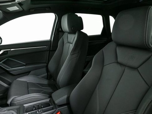 Certified 2025 Audi Q3 2.0T Premium image 5