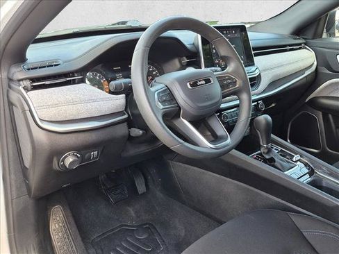 Used 2025 Jeep Compass Sport AWD/4WD image 9