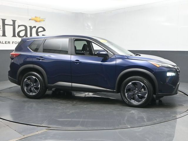 Used 2024 Nissan Rogue SV FWD image 1
