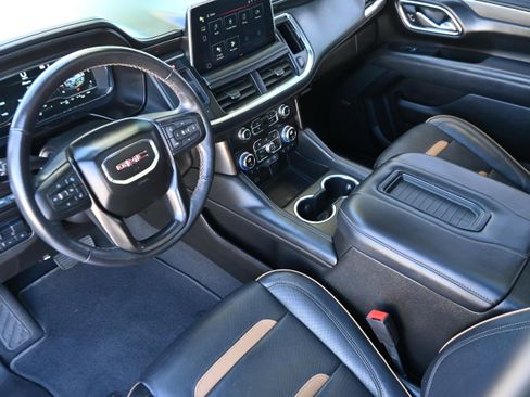 Used 2022 GMC Yukon XL AT4 image 12