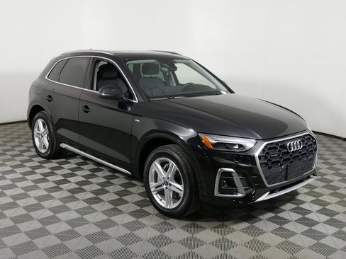 Used 2024 Audi Q5 e Premium w/ Convenience Package image 1