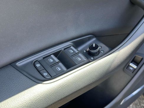 Used 2019 Audi Q8 Premium Plus w/ Premium Plus image 13