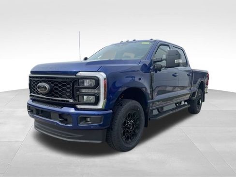 New 2026 Ford F250 Lariat w/ Black Appearance Package AWD/4WD image 8