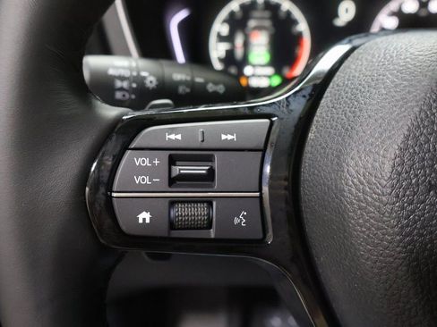 New 2025 Honda Pilot Touring image 34