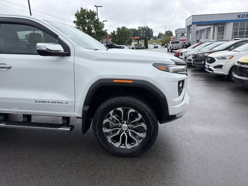 Used 2024 GMC Canyon Denali AWD/4WD image 4