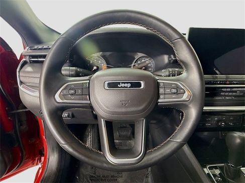 Used 2022 Jeep Compass Limited image 11