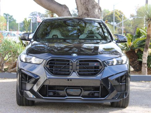 Used 2026 BMW X6 M Competition w/ Executive Package image 2