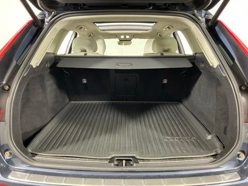 Used 2023 Volvo XC60 B5 Plus w/ Climate Package AWD/4WD image 35