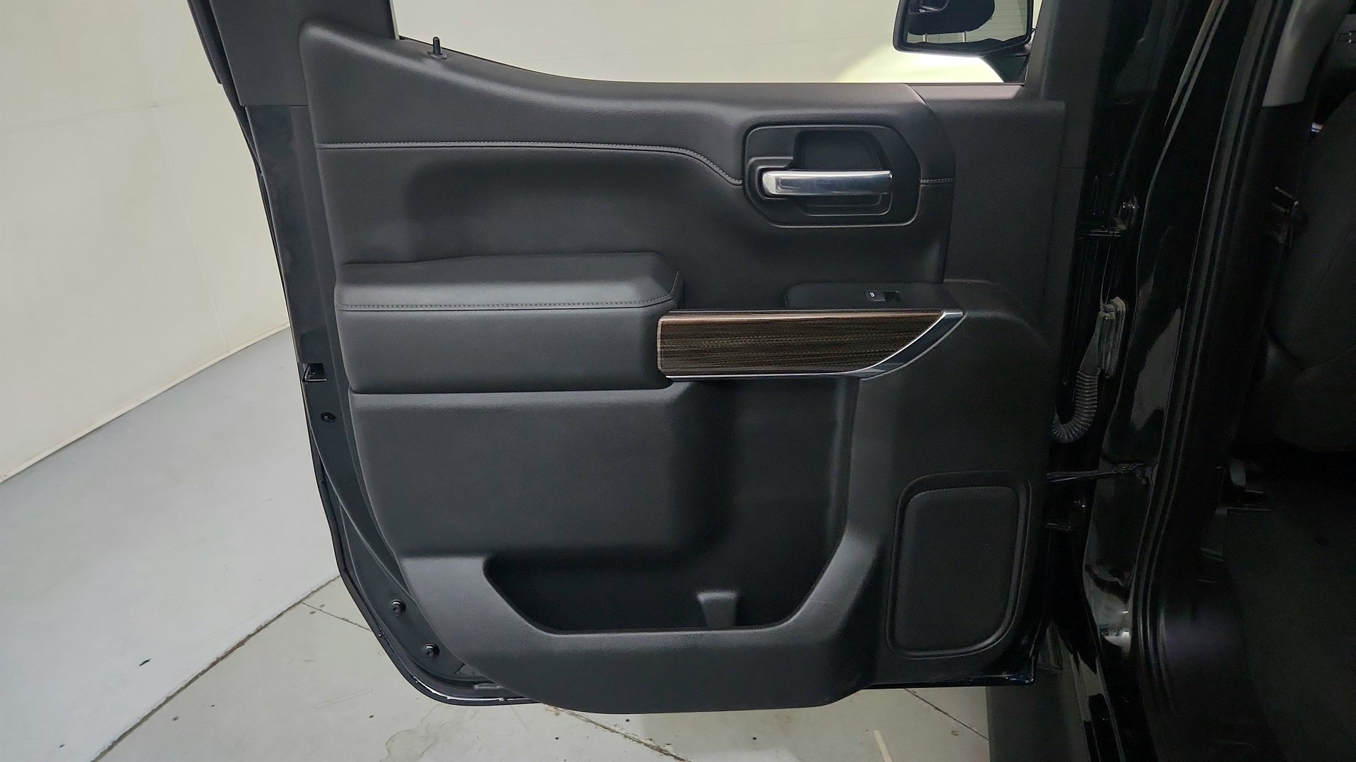 Used 2021 Chevrolet Silverado 1500 RST w/ Bed Protection Package AWD/4WD image 22