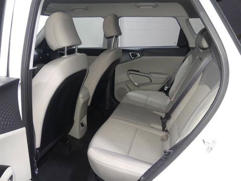 Used 2020 Kia Soul EX image 27