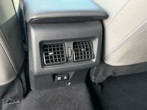 Used 2025 Toyota Camry SE FWD image 12