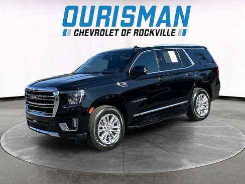 Used 2023 GMC Yukon SLT w/ SLT Luxury Package AWD/4WD image 2