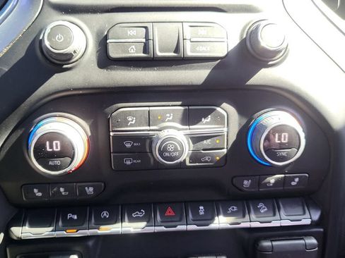 Used 2022 Chevrolet Silverado 1500 LTZ AWD/4WD image 37