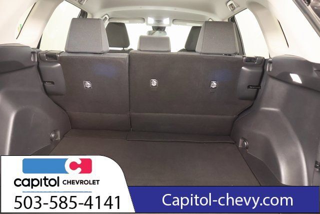 Used 2022 Toyota RAV4 LE AWD/4WD image 23