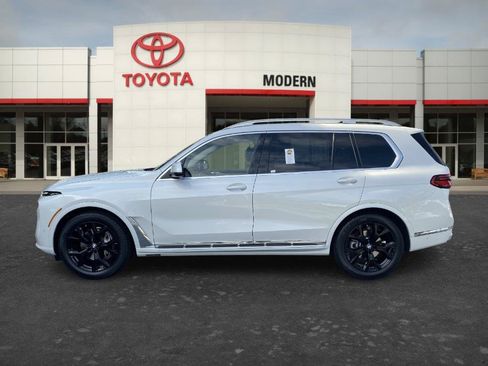 Used 2025 BMW X7 xDrive40i AWD/4WD image 8