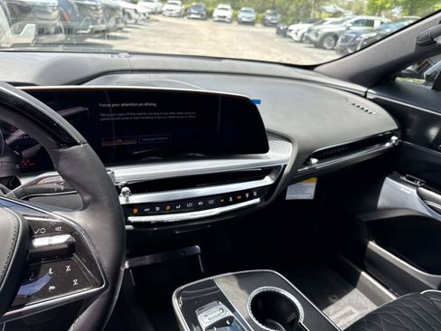 Certified 2026 Cadillac Lyriq V AWD/4WD image 25