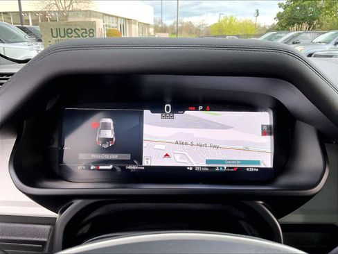 Used 2024 Land Rover Defender 110 S image 21