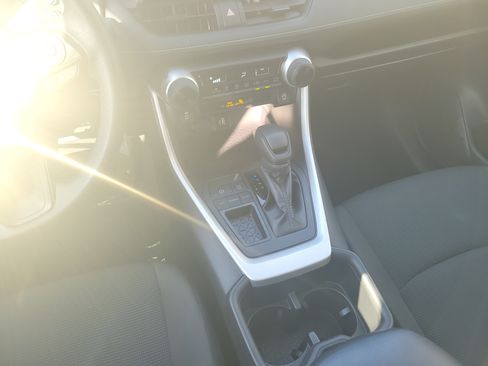 Certified 2024 Toyota RAV4 LE FWD image 19