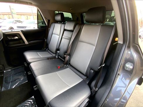 Used 2022 Toyota 4Runner SR5 Premium image 17