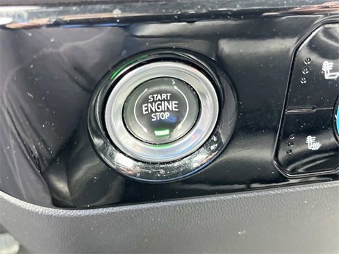 Used 2024 GMC Sierra 1500 SLT image 34