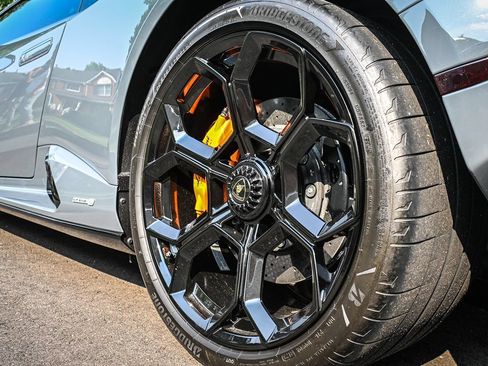 Used 2024 Lamborghini Huracan Tecnica RWD image 32
