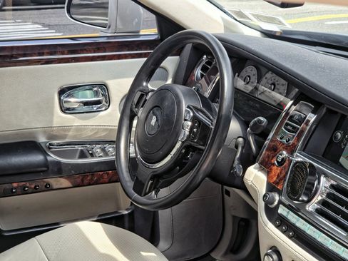 Used 2012 Rolls-Royce Ghost RWD image 19