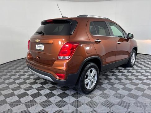 Used 2019 Chevrolet Trax LT w/ LT Convenience Package FWD image 6