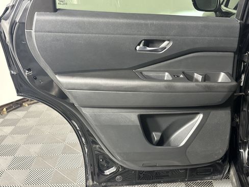Used 2022 Nissan Pathfinder S AWD/4WD image 23